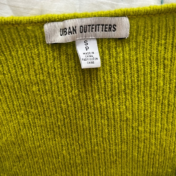 Never worn without tags sweater - Picture 4 of 4